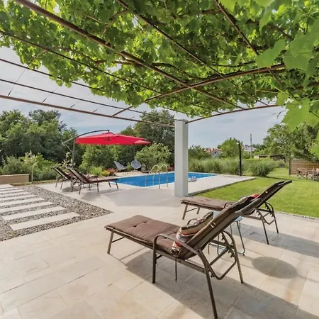 Villa Lorna Lucia Vila