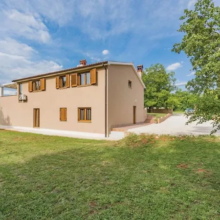 Villa Lorna Lucia Vila *