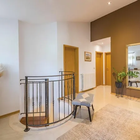 Villa Lorna Lucia Žminj