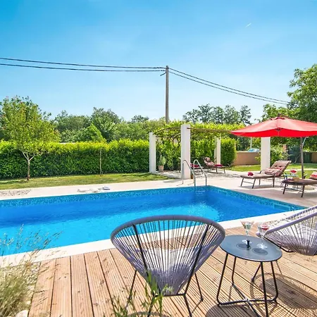 Villa Lorna Lucia *