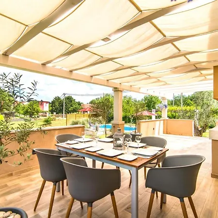 Villa Lorna Lucia * Žminj