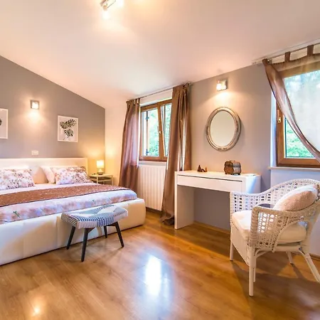 Villa Lorna Lucia *